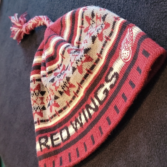 NHL OLD TIME HOCKEY 🏒 Deep Red|White|Gray Embroided Beanie Hat w/Braided Tassel - Picture 4 of 14
